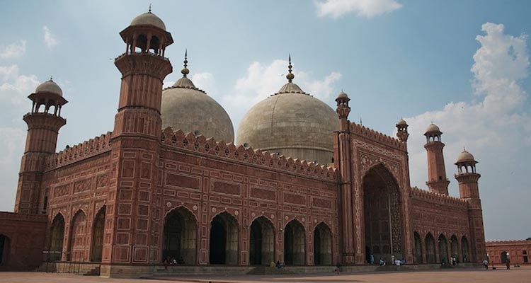 Pakistan: A Land of Diverse Landscapes and Cultural Riches